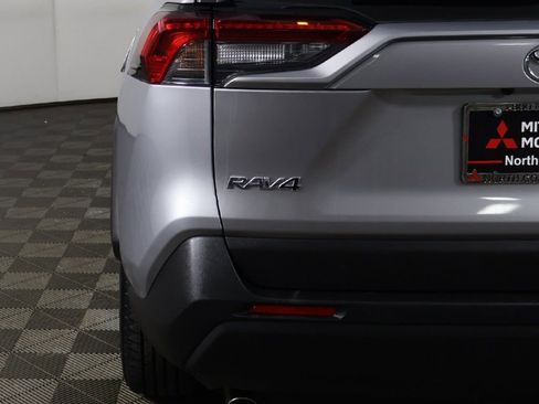 Used 2019 Toyota RAV4 LE w/ Carpet Mat Package AWD/4WD image 13