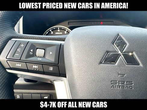 New 2026 Mitsubishi Outlander SE FWD image 13