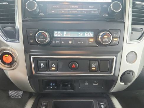 Used 2020 Nissan Titan SV w/ SV Convenience Package RWD image 28