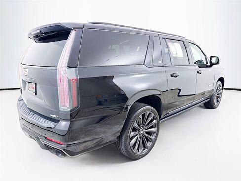 Used 2025 Cadillac Escalade ESV V AWD/4WD image 47