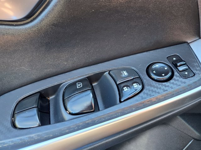 Used 2025 Nissan Sentra SR w/ SR Premium Package FWD image 37