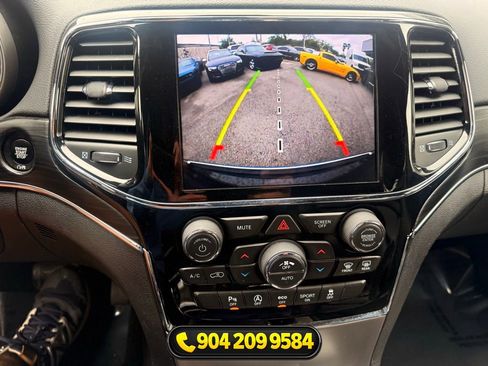 Used 2020 Jeep Grand Cherokee Limited AWD/4WD image 21
