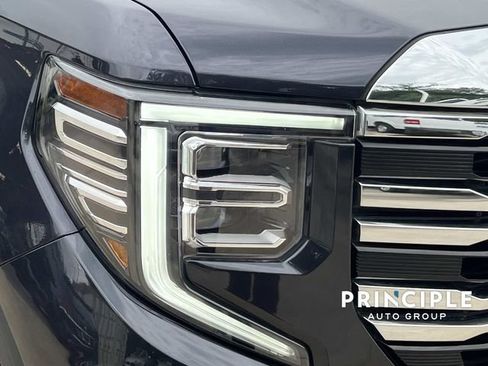 Used 2025 GMC Sierra 1500 SLT AWD/4WD image 9