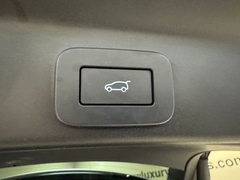 Used 2023 Jaguar F-PACE S AWD/4WD image 25