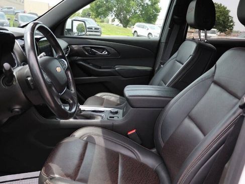 Used 2022 Chevrolet Traverse High Country AWD/4WD image 13