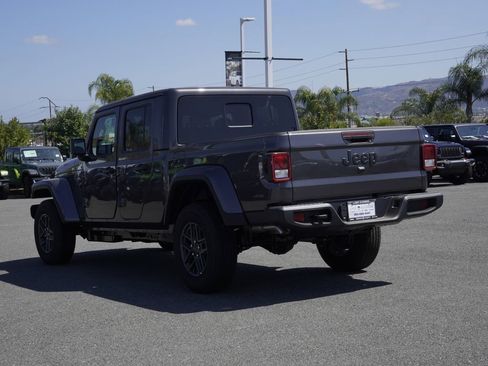 New 2026 Jeep Gladiator Sport AWD/4WD image 6