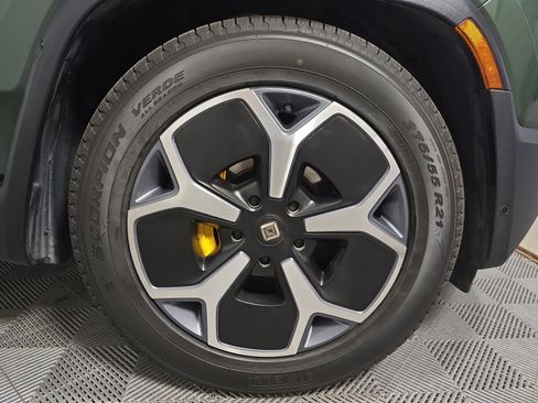 Used 2024 Rivian R1S Adventure AWD/4WD image 12
