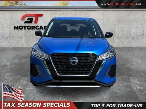 Used 2021 Nissan Kicks S FWD image 2