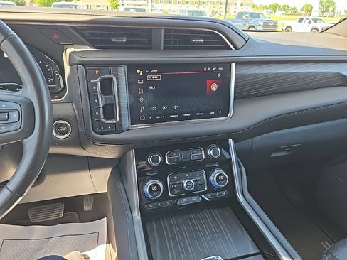 Used 2022 GMC Yukon Denali AWD/4WD image 26
