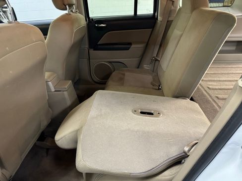 Used 2015 Jeep Patriot Latitude image 23