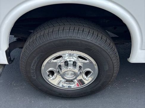 Certified 2019 Chevrolet Express 2500 w/ Driver Convenience Package RWD image 8