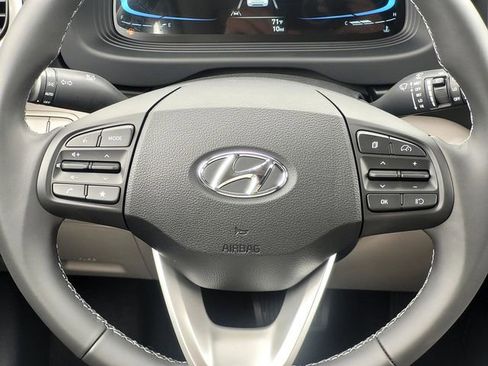 New 2025 Hyundai Venue SEL image 25