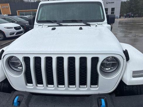 Used 2022 Jeep Wrangler Unlimited Sahara w/ Cold Weather Group AWD/4WD image 14