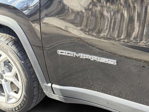 New 2025 Jeep Compass Latitude w/ Sun & Sound Group image 12