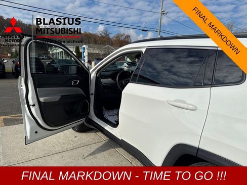 Used 2022 Jeep Compass Latitude image 9