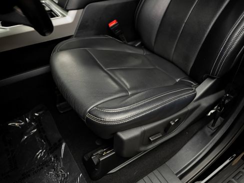 Used 2022 Ford F250 Lariat w/ Black Appearance Package AWD/4WD image 37