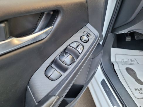 Used 2024 Nissan Sentra SV FWD image 27