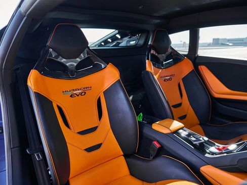 Used 2020 Lamborghini Huracan EVO image 38
