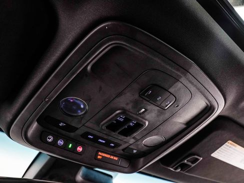 Used 2017 Cadillac ATS V w/ Luxury Package RWD image 36