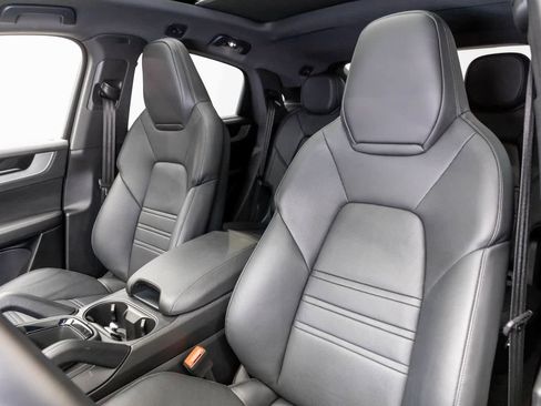 Used 2024 Porsche Cayenne S image 67