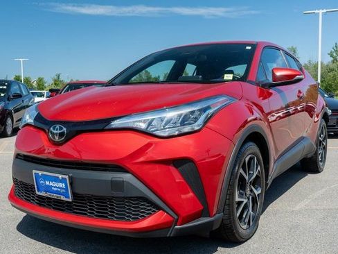 Used 2022 Toyota C-HR XLE FWD image 2