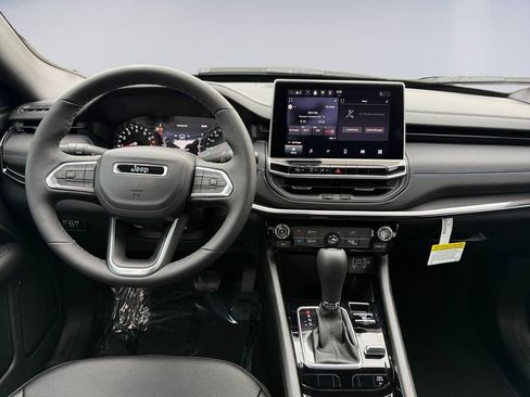 New 2026 Jeep Compass Latitude image 12