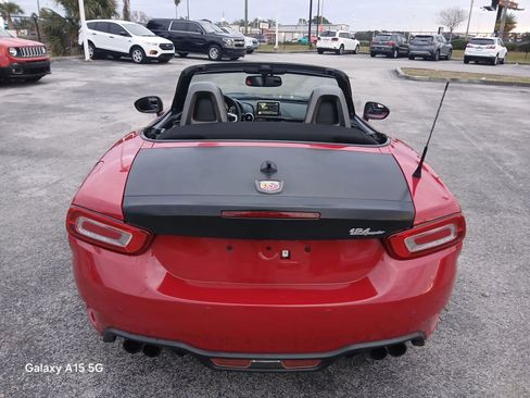 Used 2018 FIAT 124 Spider Abarth w/ Convenience Group image 5