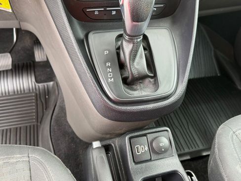 Used 2022 Ford Transit Connect XLT FWD image 24