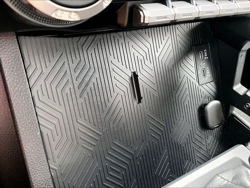 Used 2024 Toyota Tacoma TRD Sport image 32