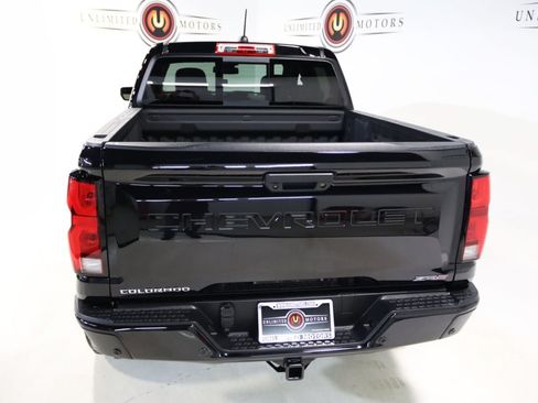 Used 2026 Chevrolet Colorado ZR2 w/ Technology Package AWD/4WD image 34