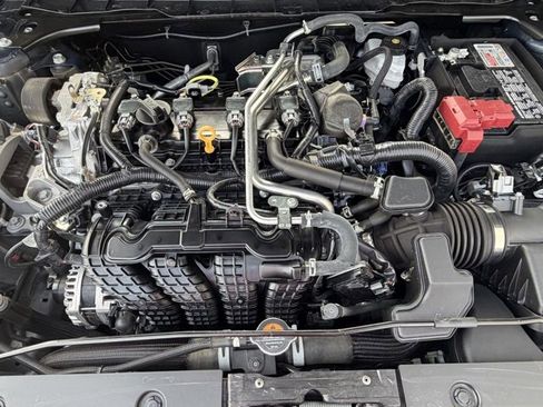 Certified 2025 Nissan Altima 2.5 SR image 32