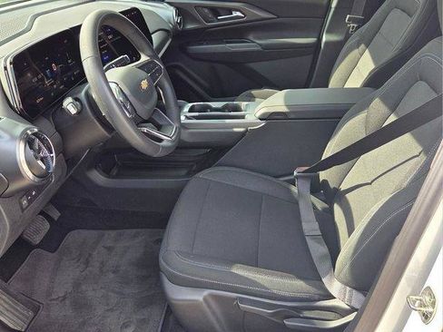 Used 2026 Chevrolet Equinox EV LT FWD image 10