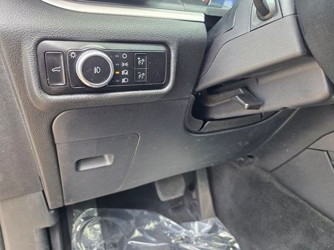 Used 2023 Ford Explorer XLT w/ Equipment Group 202A AWD/4WD image 25
