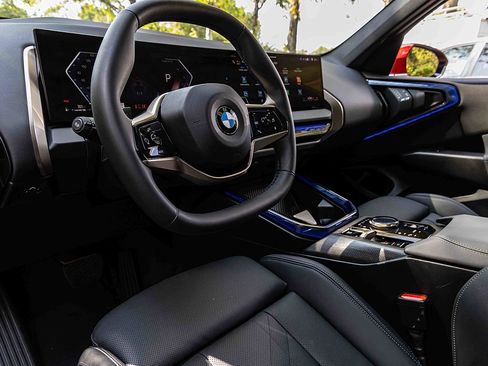 Used 2025 BMW X3 xDrive30i w/ Premium Package image 7