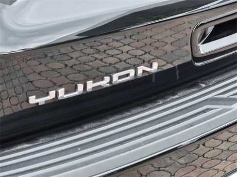 Used 2024 GMC Yukon Denali Ultimate image 11