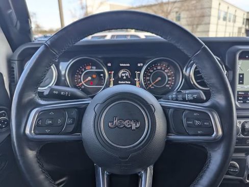 Used 2021 Jeep Wrangler Unlimited Sahara image 28