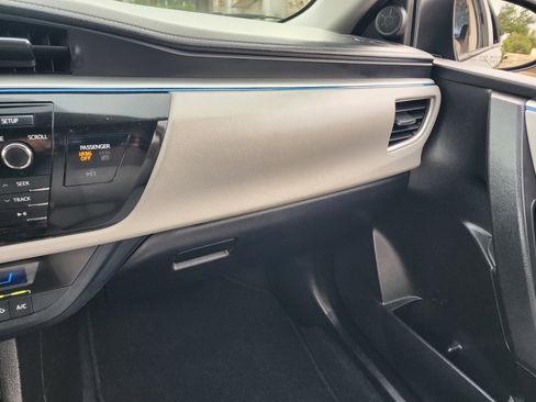 Used 2016 Toyota Corolla LE FWD image 25