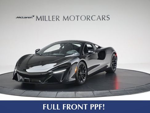 Used 2025 McLaren Artura RWD image 1