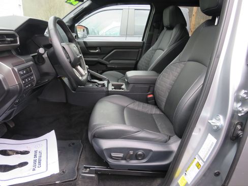 Used 2024 Toyota Tacoma TRD Off-Road w/ TRD Off Road Premium Package image 9