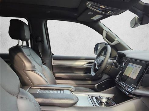 Used 2024 Jeep Wagoneer Series II image 21