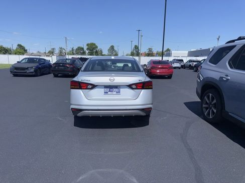 Used 2024 Nissan Altima 2.5 SV FWD image 6