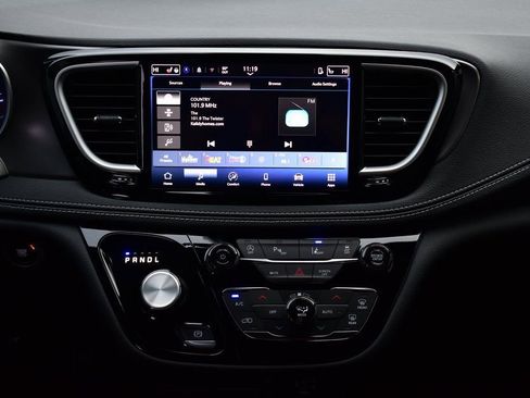 New 2026 Chrysler Pacifica Select w/ S Appearance Package FWD image 30