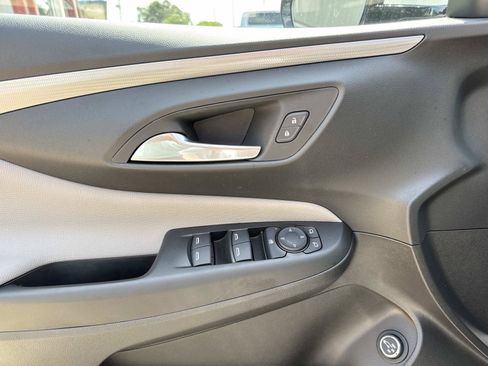 Used 2025 Buick Envista Avenir FWD image 19