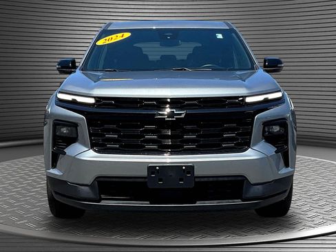 Used 2024 Chevrolet Traverse LS w/ Midnight/Sport Edition FWD image 2