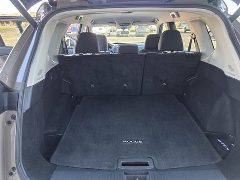 Used 2025 Nissan Rogue SV image 13