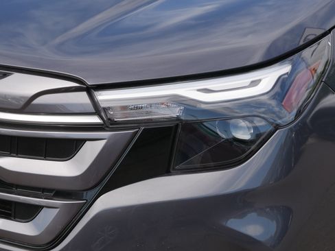 Used 2025 Subaru Forester Premium AWD/4WD image 16