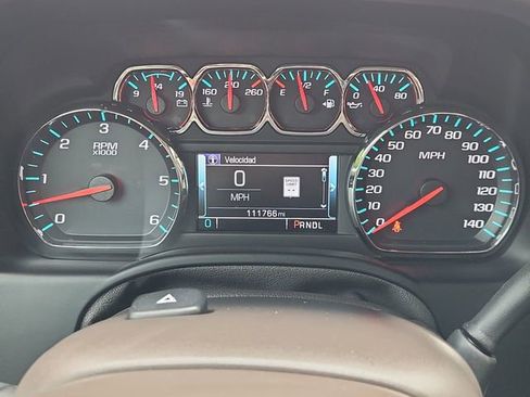 Used 2018 Chevrolet Suburban LT w/ LT Signature Package RWD image 12