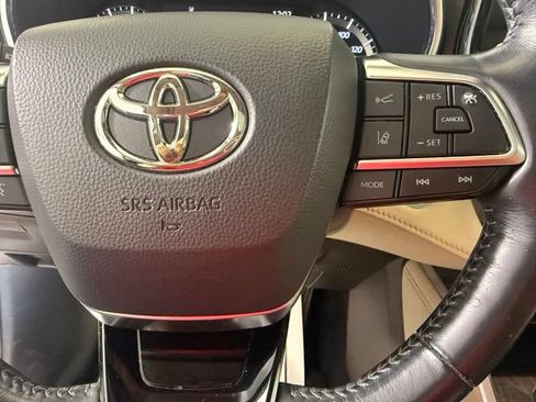 Used 2021 Toyota Highlander Platinum AWD/4WD image 45