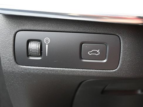 Used 2022 Volvo XC90 T5 Momentum AWD/4WD image 14