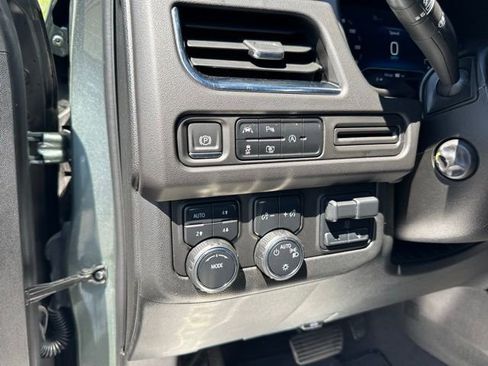 Used 2024 Chevrolet Suburban LT w/ LT Signature Package AWD/4WD image 18